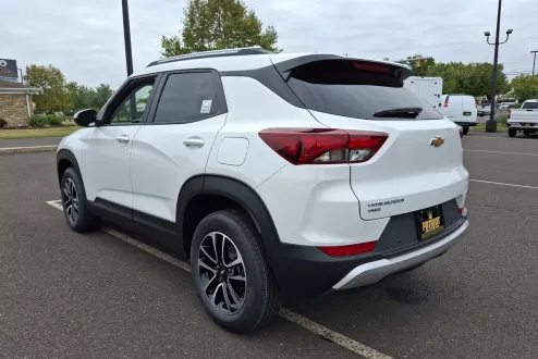 2026 Chevrolet Trailblazer LT photo 3