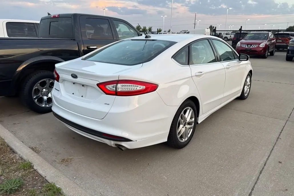 2014 Ford Fusion SE photo 1