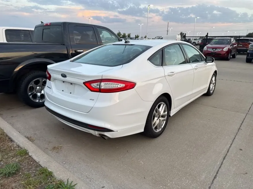 2014 Ford Fusion SE photo 1