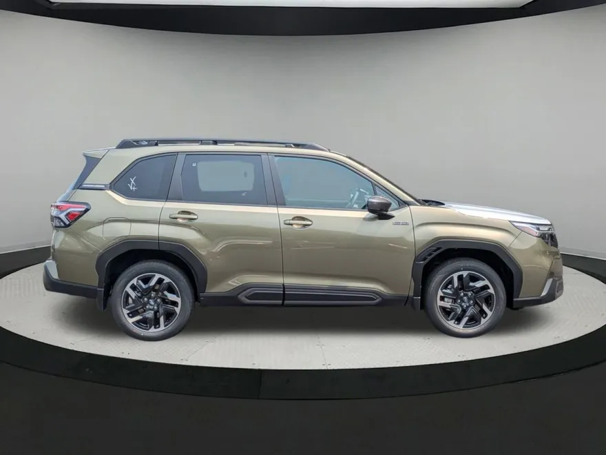 2025 Subaru Forester Limited photo 1