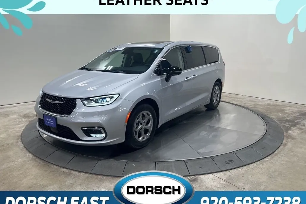 2024 Chrysler Pacifica Limited photo 1