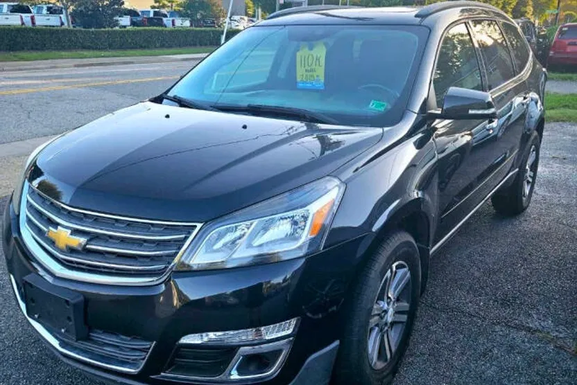 2015 Chevrolet Traverse 1LT photo 1