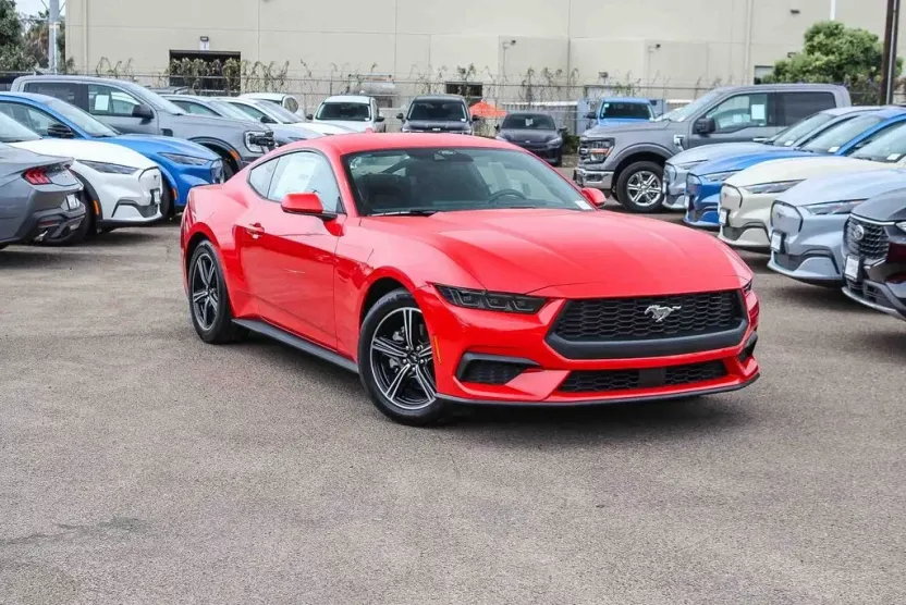 2025 Ford Mustang EcoBoost photo 1
