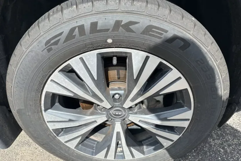 2023 Nissan Rogue SV photo 1