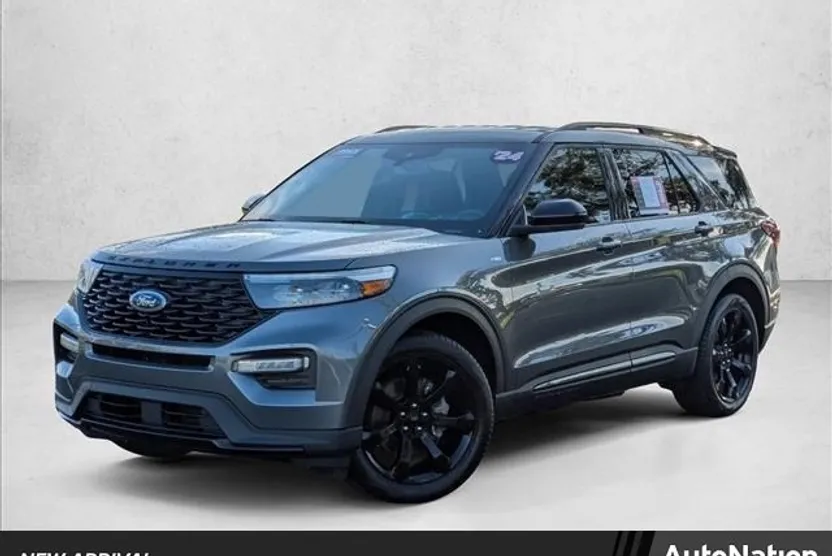 2024 Ford Explorer ST-Line photo 1