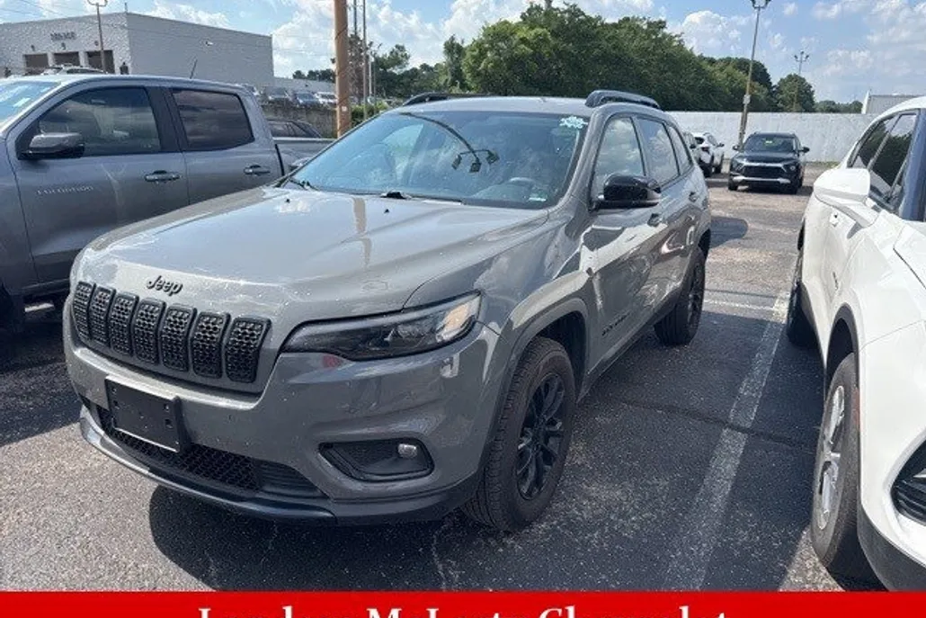 2023 Jeep Cherokee Altitude photo 1