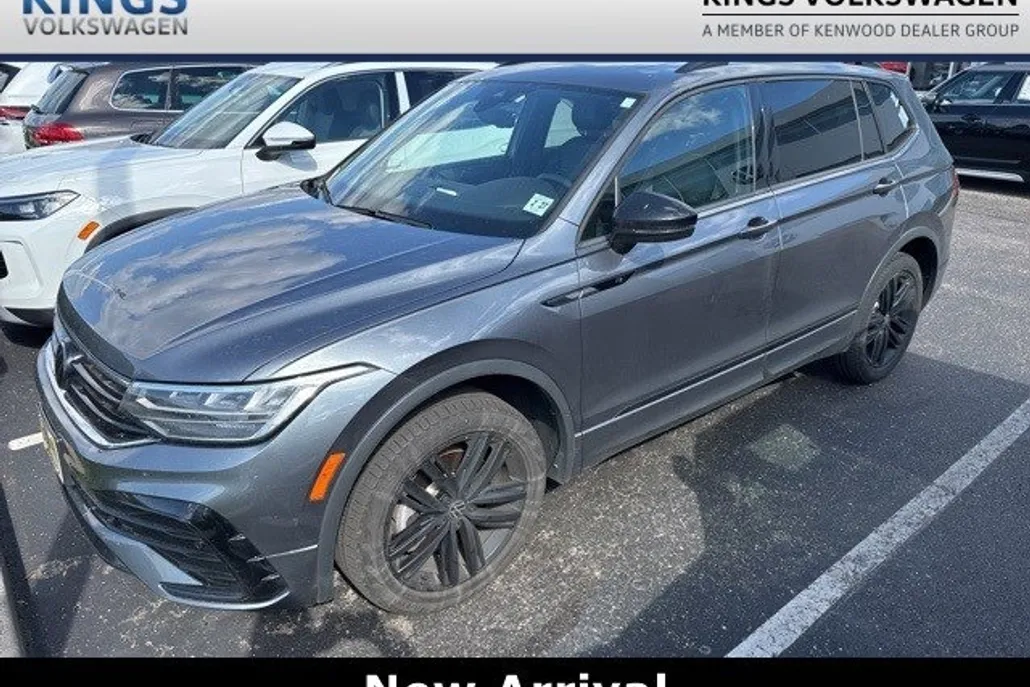 2022 Volkswagen Tiguan SE R-Line Black photo 1
