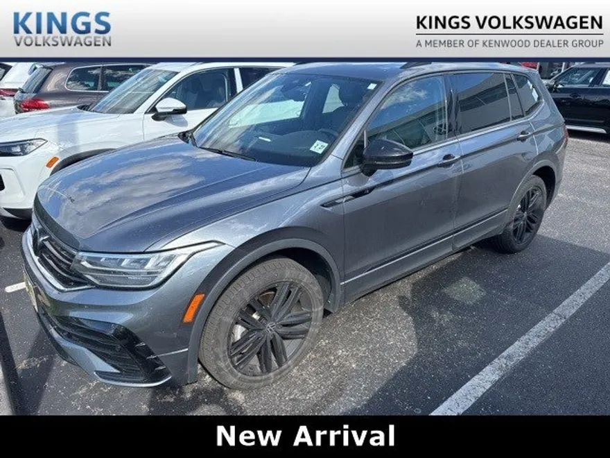 2022 Volkswagen Tiguan SE R-Line Black photo 1