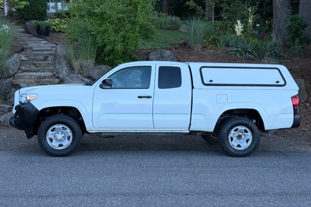 2020 Toyota Tacoma SR photo 1