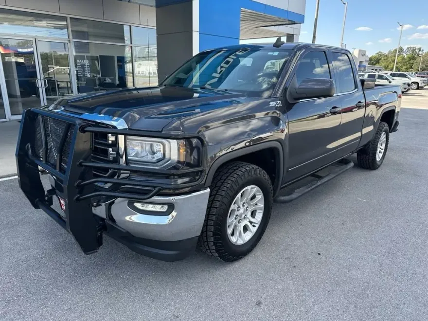 2016 Gmc Sierra 1500 SLE photo 1