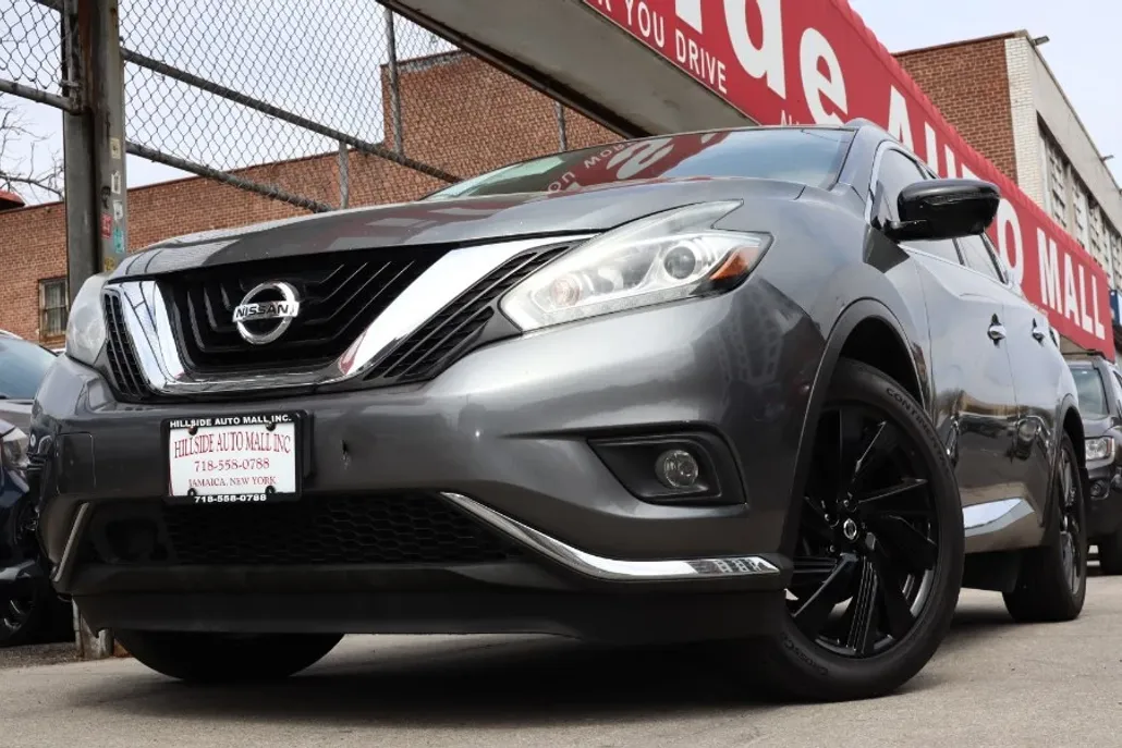 2017 Nissan Murano SV photo 1
