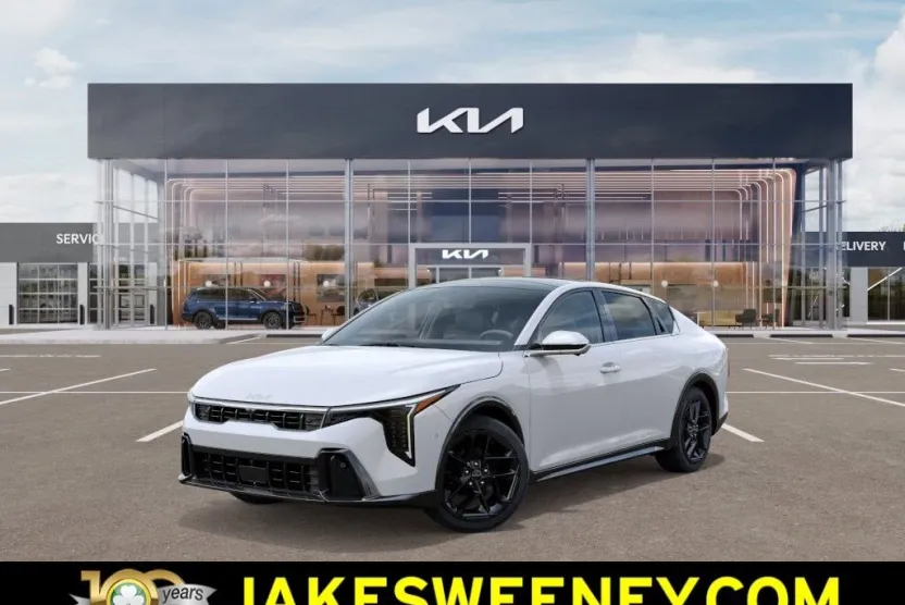 2025 Kia K4 GT-Line Turbo photo 1