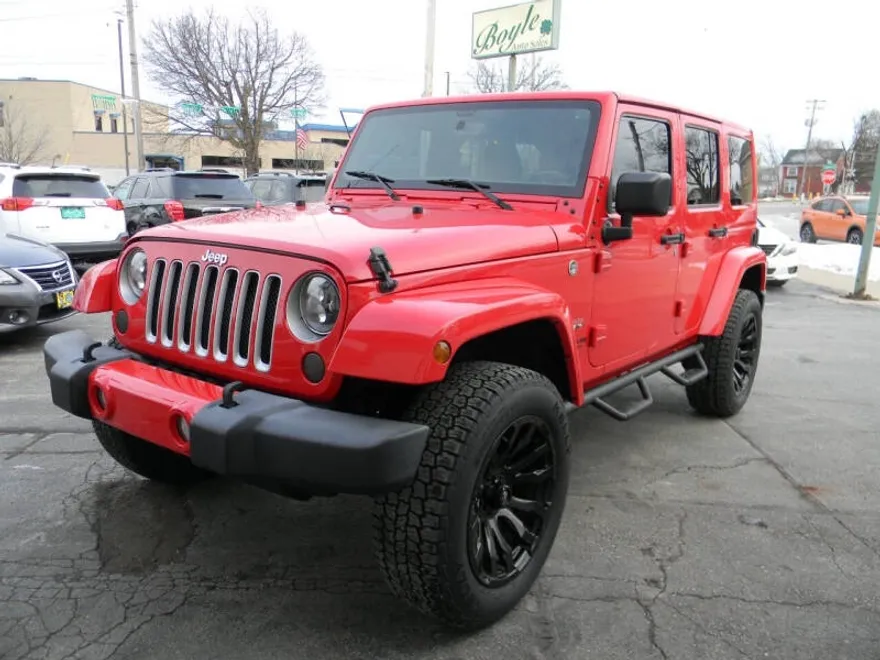 2016 Jeep Wrangler Unlimited Sahara photo 1