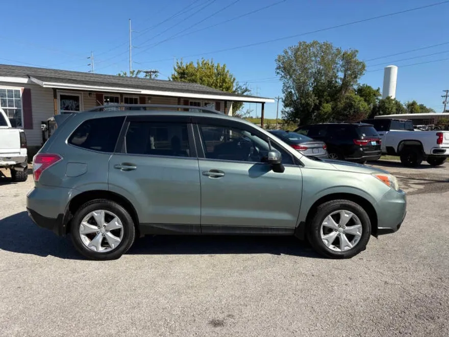 2014 Subaru Forester 2.5i Touring photo 1