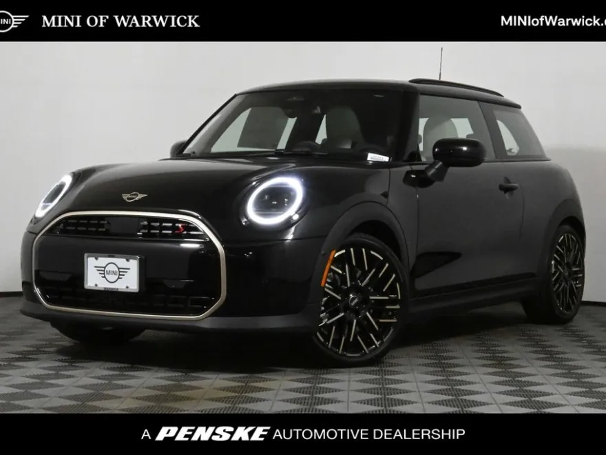 2025 Mini Cooper Hardtop 2 Door Signature photo 1
