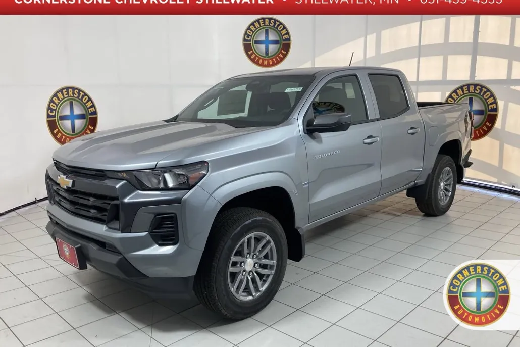 2026 Chevrolet Colorado LT photo 1
