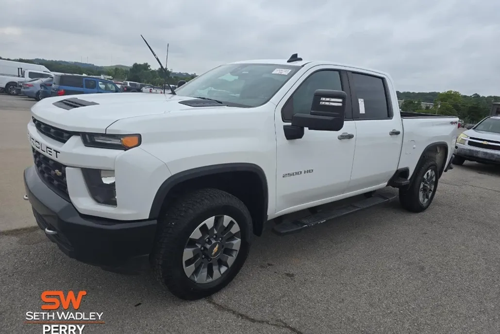 2022 Chevrolet Silverado 2500HD Custom photo 1