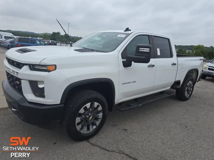 2022 Chevrolet Silverado 2500HD Custom photo 1