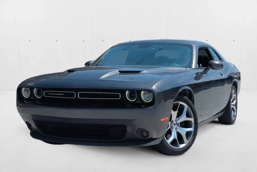 2015 Dodge Challenger SXT R/T Plus photo 1