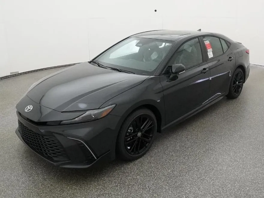 2026 Toyota Camry SE photo 1