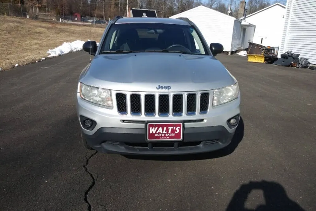 2013 Jeep Compass Sport photo 1