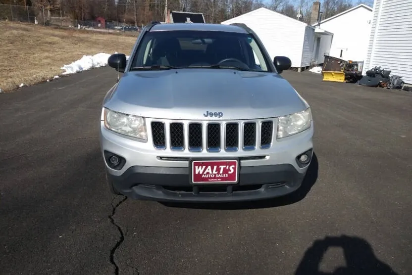2013 Jeep Compass Sport photo 1