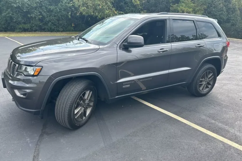 2016 Jeep Grand Cherokee Laredo photo 1