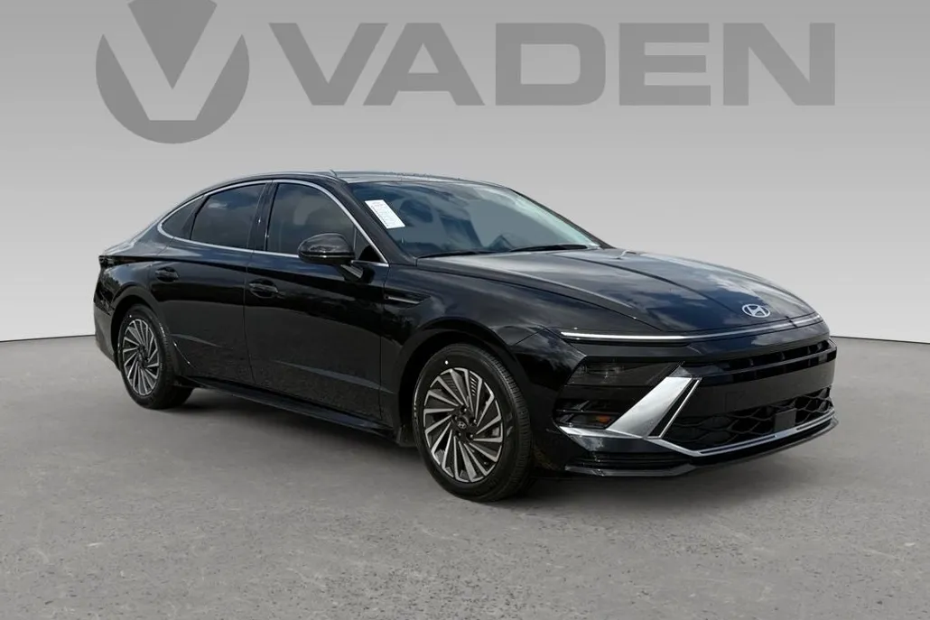2025 Hyundai Sonata Hybrid SEL photo 1