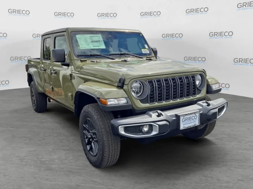 2025 Jeep Gladiator Sport S photo 1