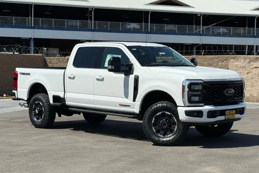 2025 Ford F-250 Lariat photo 1