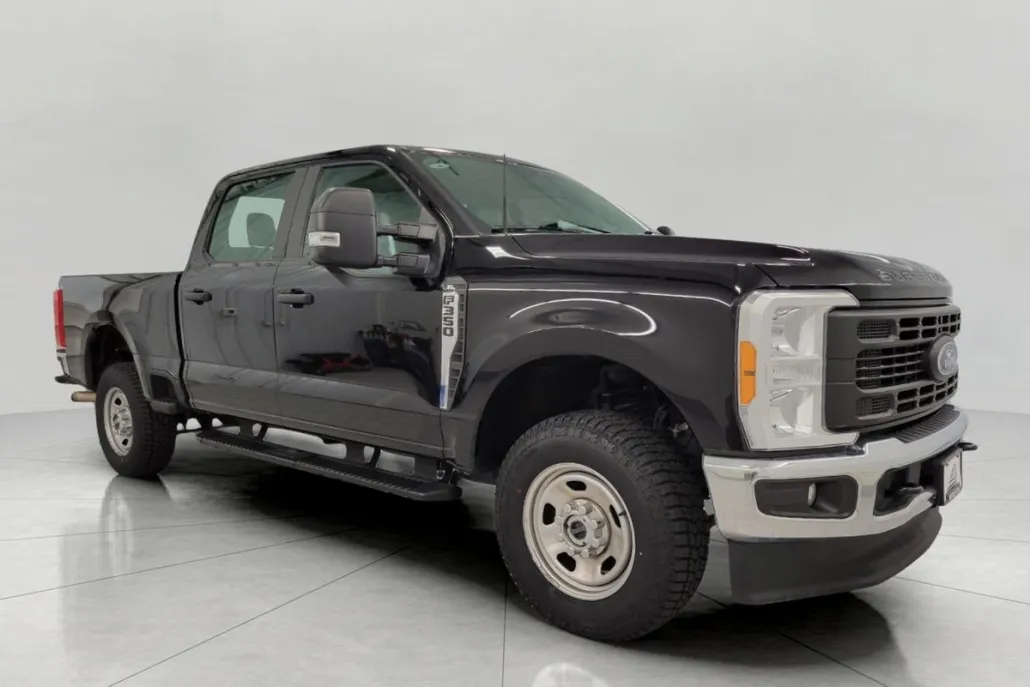 2023 Ford F-350 XL photo 1