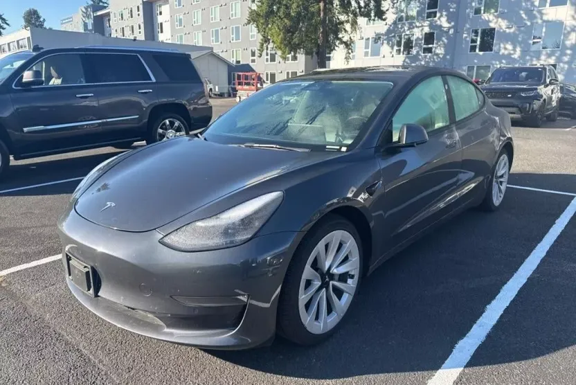 2022 Tesla Model 3 Long Range photo 1