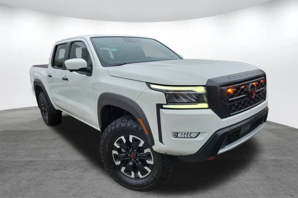 2023 Nissan Frontier PRO-4X photo 1