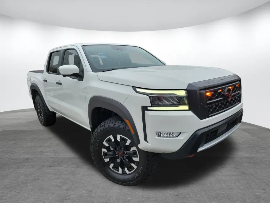 2023 Nissan Frontier PRO-4X photo 1