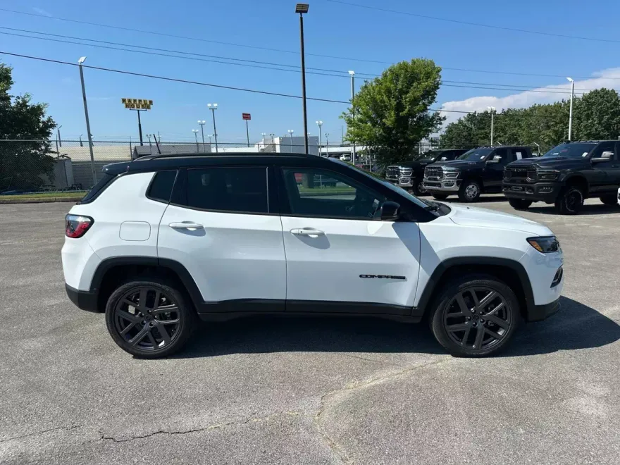 2025 Jeep Compass Limited photo 1