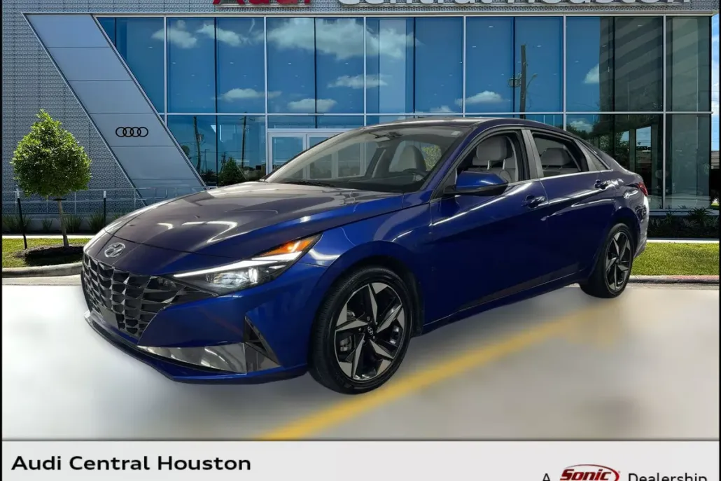 2023 Hyundai Elantra Limited photo 1