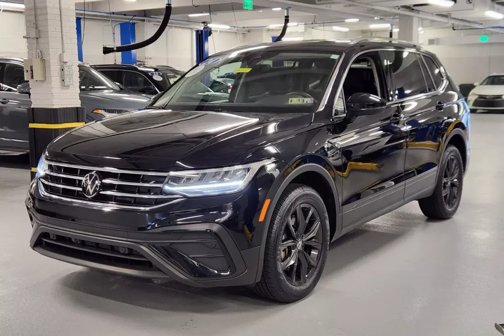2024 Volkswagen Tiguan SE Wolfsburg Edition photo 1