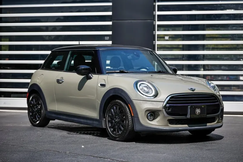 2020 Mini Cooper Signature photo 1