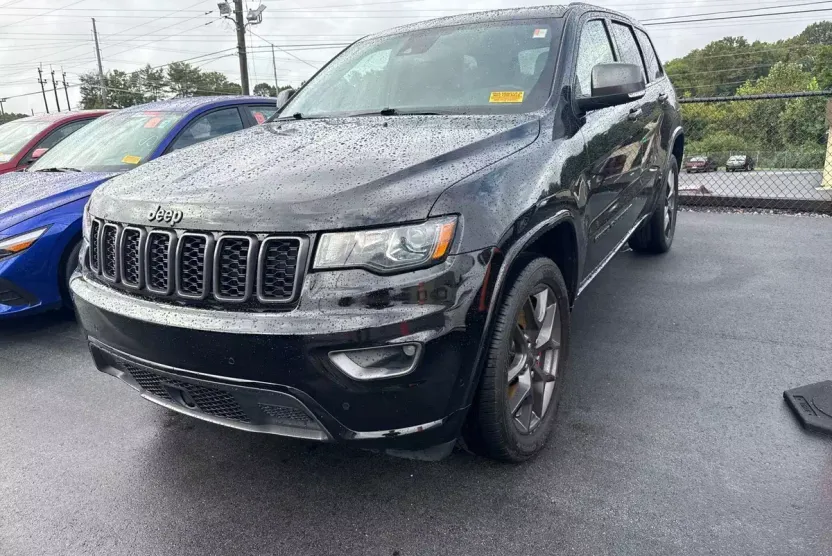 2021 Jeep Grand Cherokee Anniversary Edition photo 1
