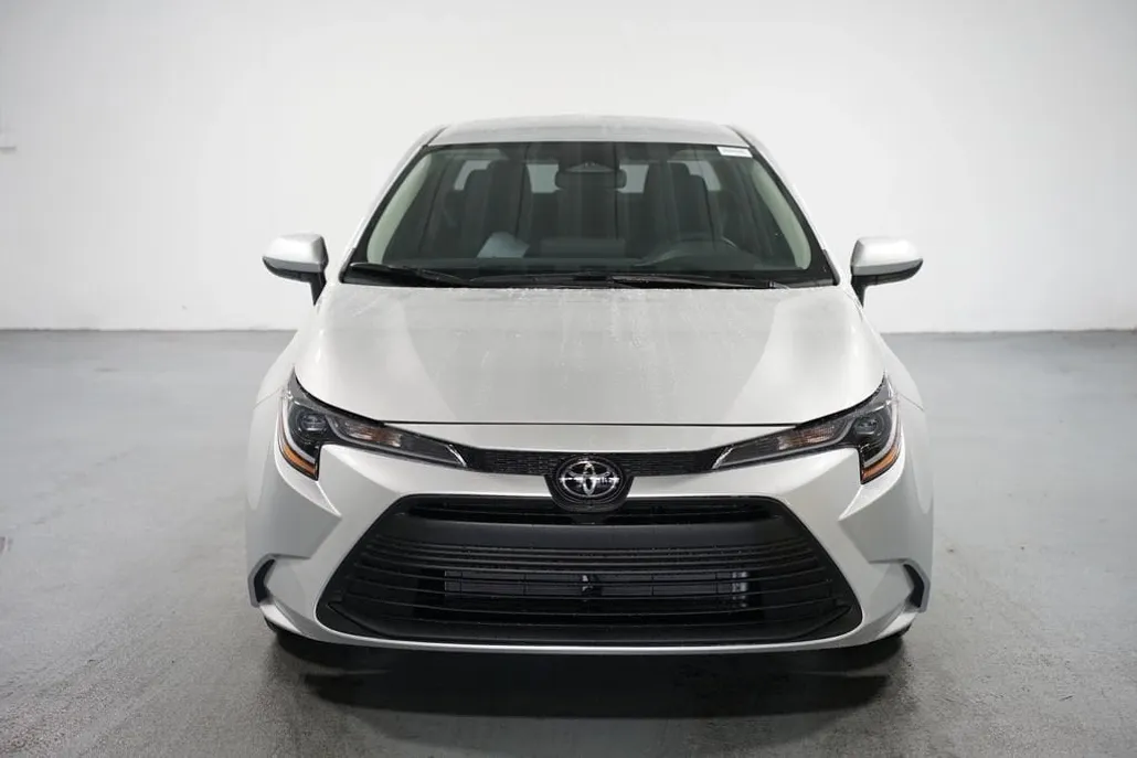 2026 Toyota Corolla LE photo 1