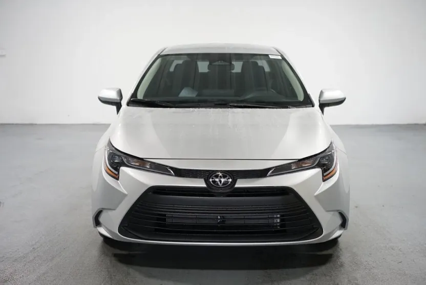 2026 Toyota Corolla LE photo 1