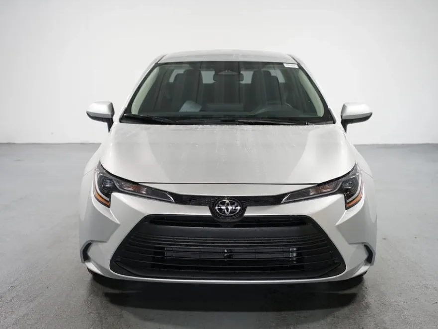 2026 Toyota Corolla LE photo 1