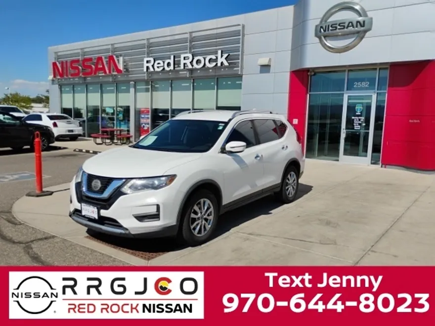 2018 Nissan Rogue SV photo 1
