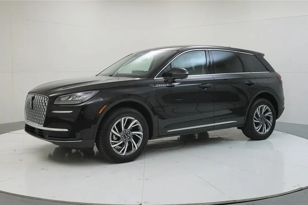 2023 Lincoln Corsair Standard photo 1