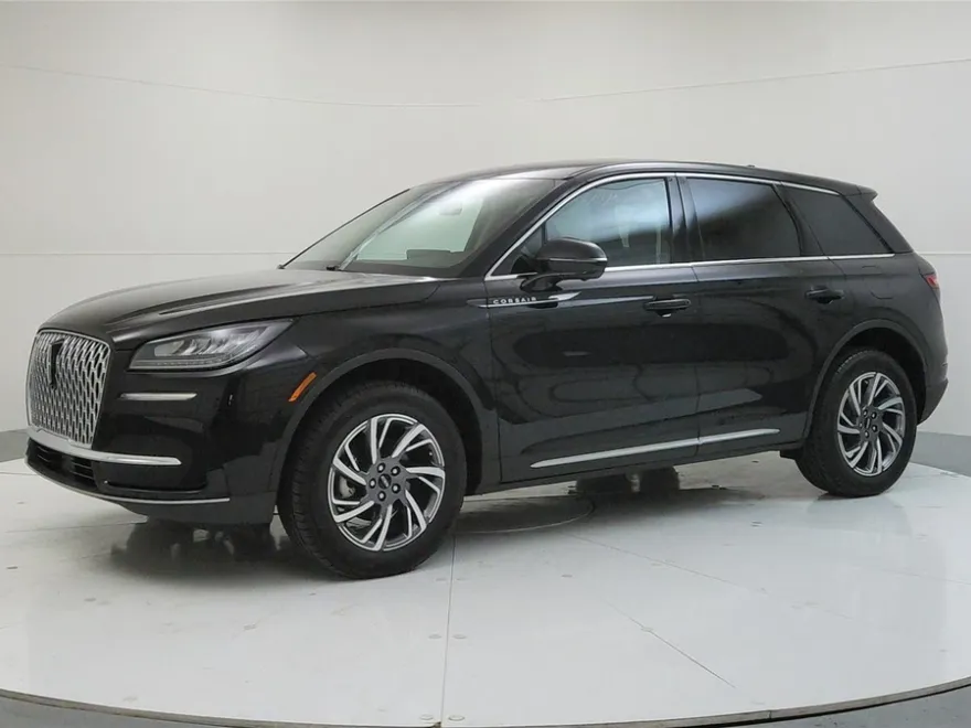 2023 Lincoln Corsair Standard photo 1