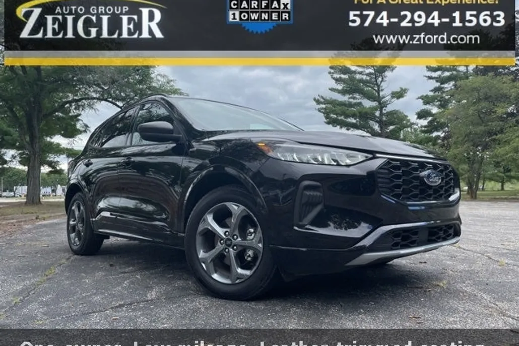 2024 Ford Escape ST-Line photo 1