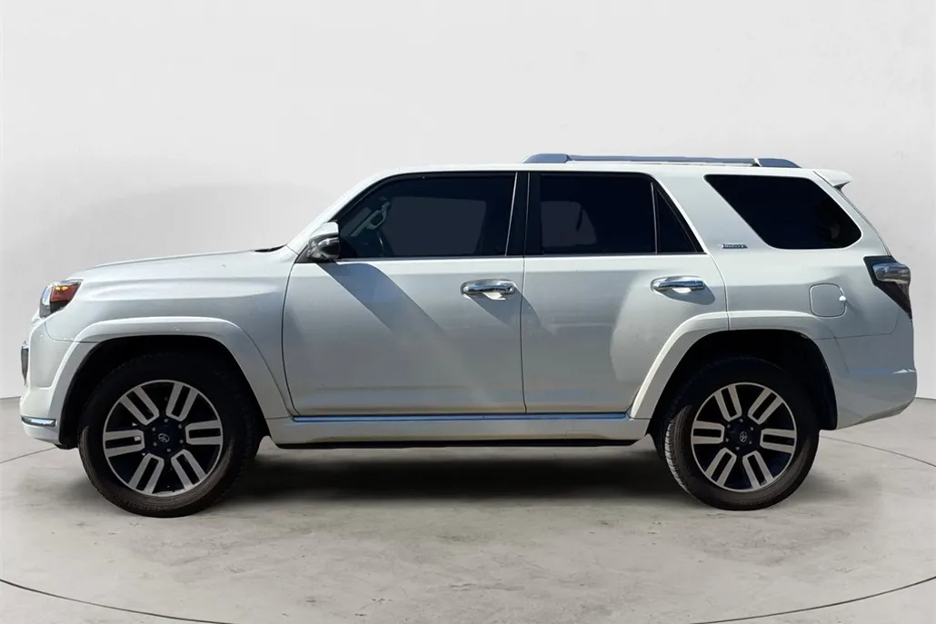 2023 Toyota 4Runner Limited photo 1