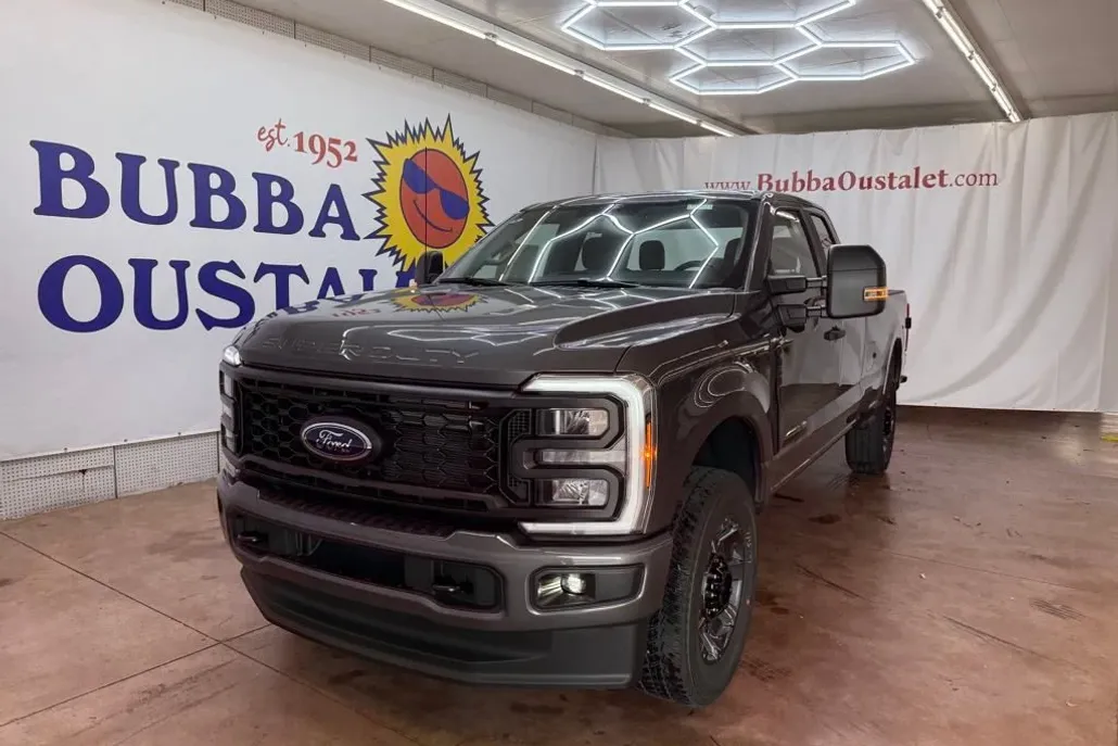 2025 Ford F-350 photo 1