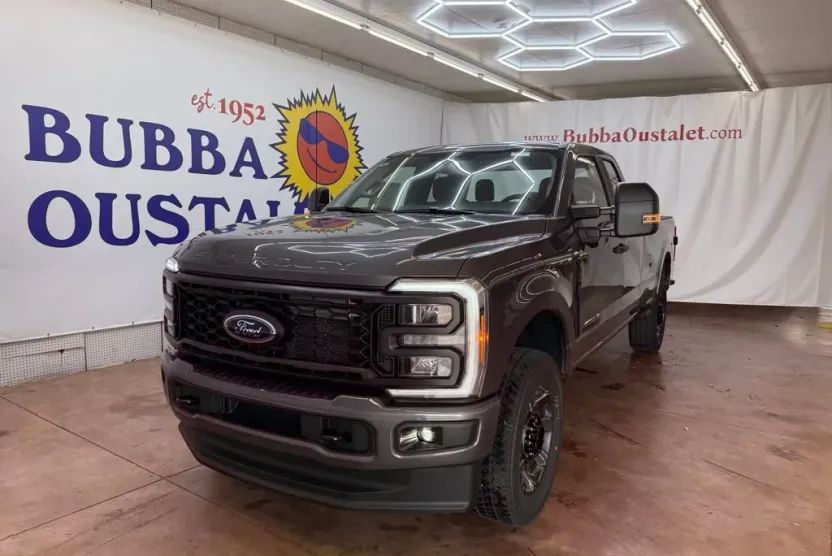 2025 Ford F-350 photo 1