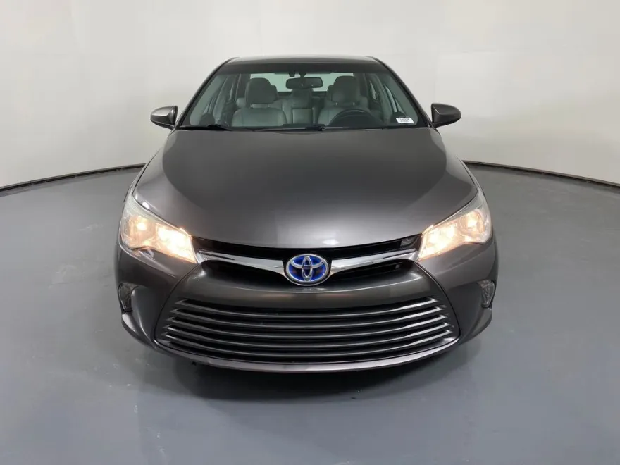2016 Toyota Camry Hybrid XLE photo 1